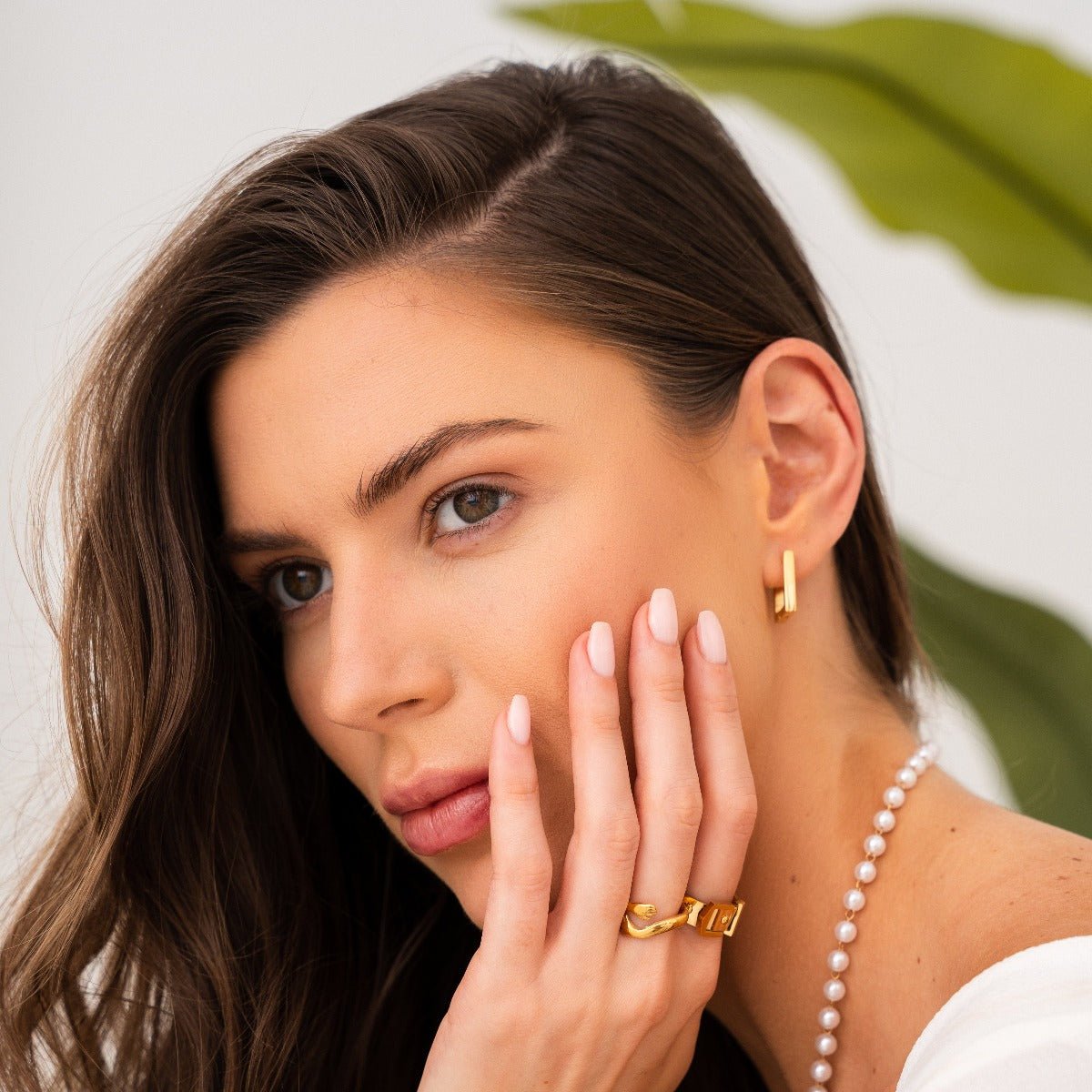 Pendiente de Aro Cuadrado Leonor Bañado en Oro 18K