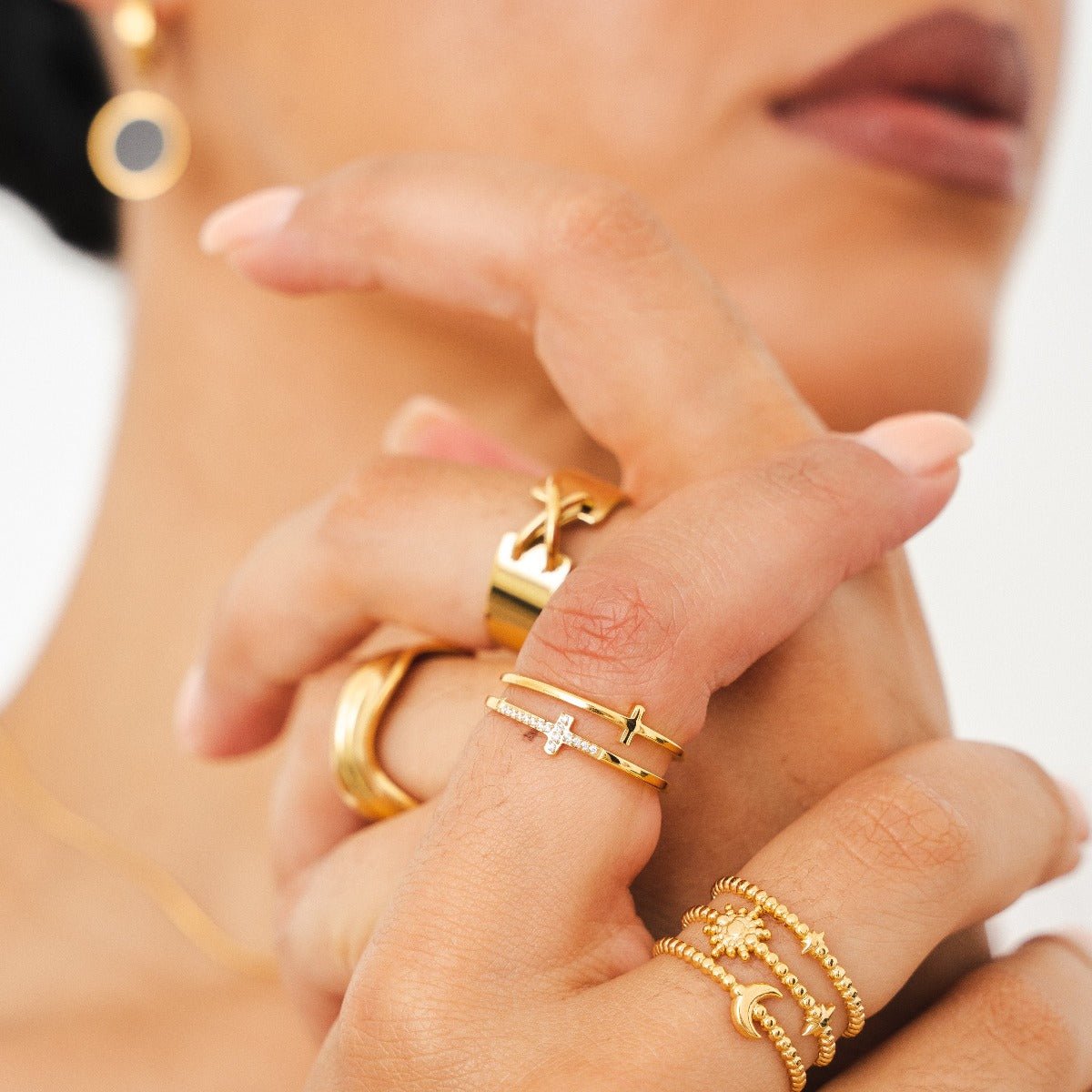 Anillo Cruz Chapado en Oro de 18k