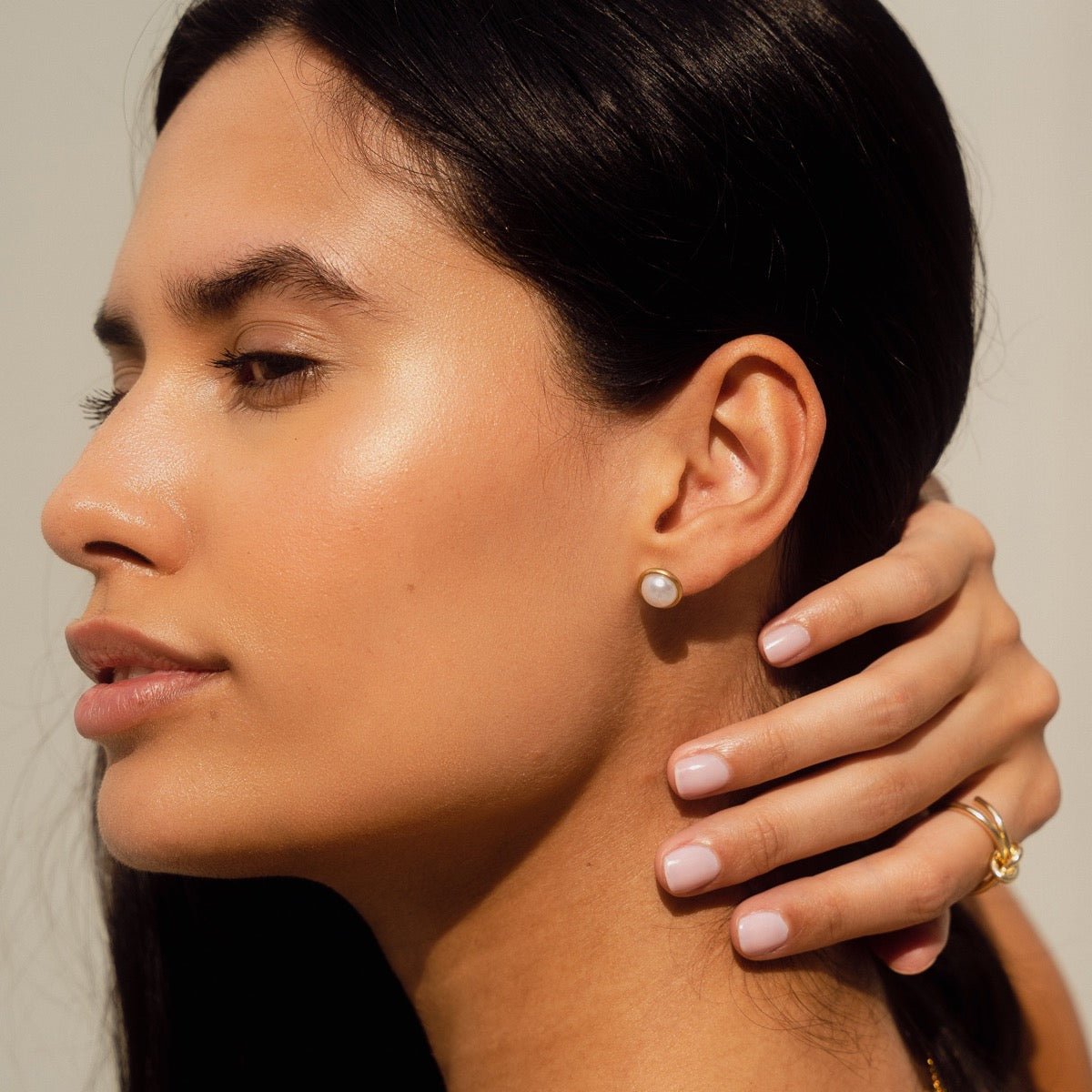 Pendiente de Perla Solitaria Bañado en Oro de 18K