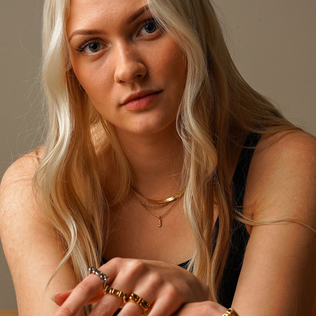 Collar Inicial Circonia Bañado en Oro 18K