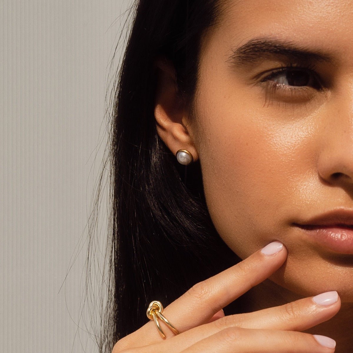 Pendiente de Perla Solitaria Bañado en Oro de 18K