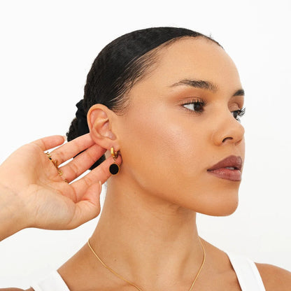 Pendiente colgante Noir chapado en oro de 18 quilates