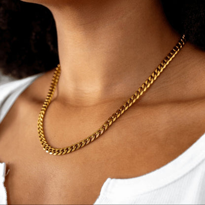 Collar Selenza Cadena Cubana Bañado en Oro de 18 quilates