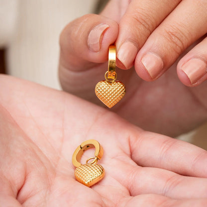 Pendiente de Aro Pequeño Love Bañado en Oro 18K
