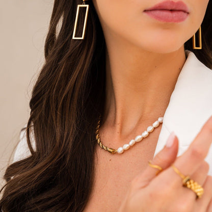 Pendiente Diana Geométrico Rectangular Bañado en Oro de 18K