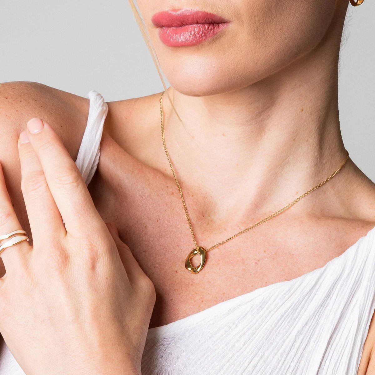 Collar con Colgante de Eslabón Bañado en Oro de 18k