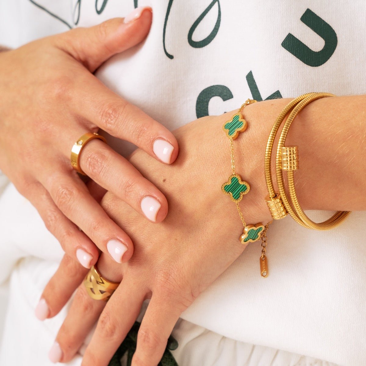 Brazalete Espiral Triple Chapado en Oro 18K