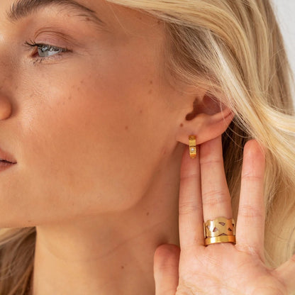 Pendiente de Aro Inspiración Clásica Bañado en Oro de 18K