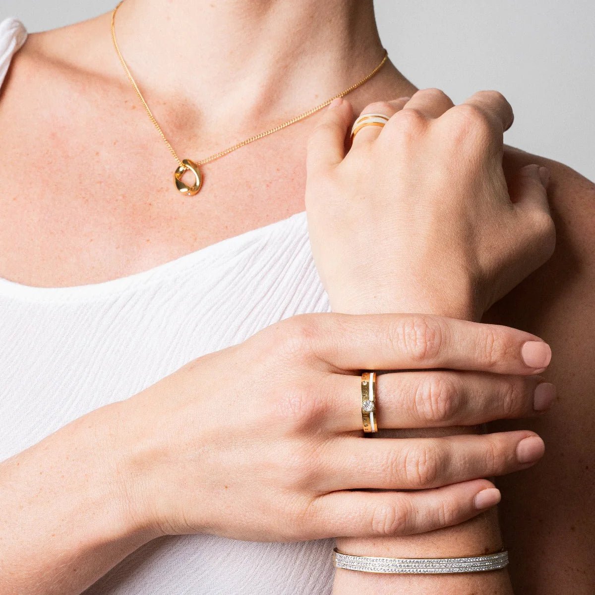 Anillo Reina Piedra Cristal Bañado en Oro 18k