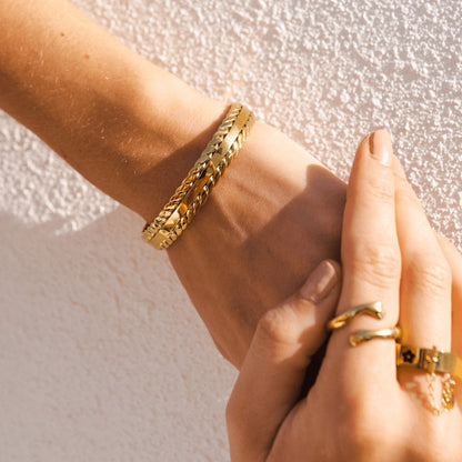 Pulsera Hojas Doradas Bañada en Oro 18k