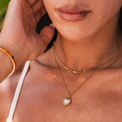 Mezcla de Collares Corazón Marmolado Bañado en Oro 18K