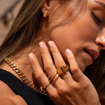 Anillo Espiral Fino Bañado en Oro de 18 quilates