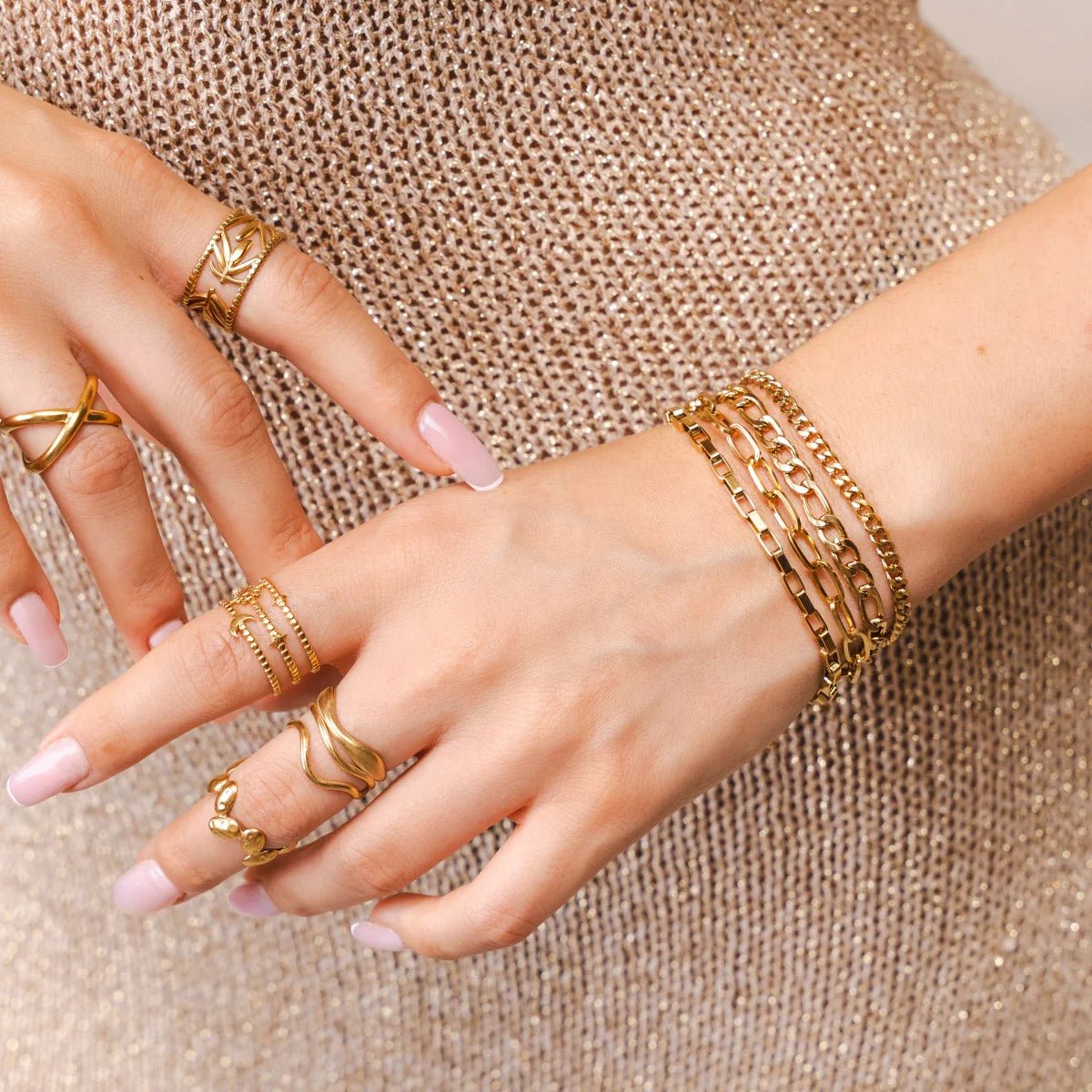 Anillo de Ondas Ajustable Bañado en Oro de 18K